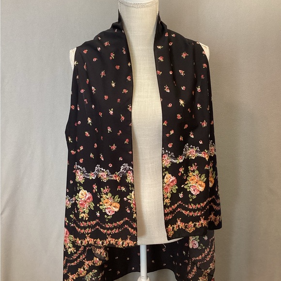 LOF Black Floral Border Draped Swim Coverup Robe Feminine Travel NWT - Picture 2 of 10